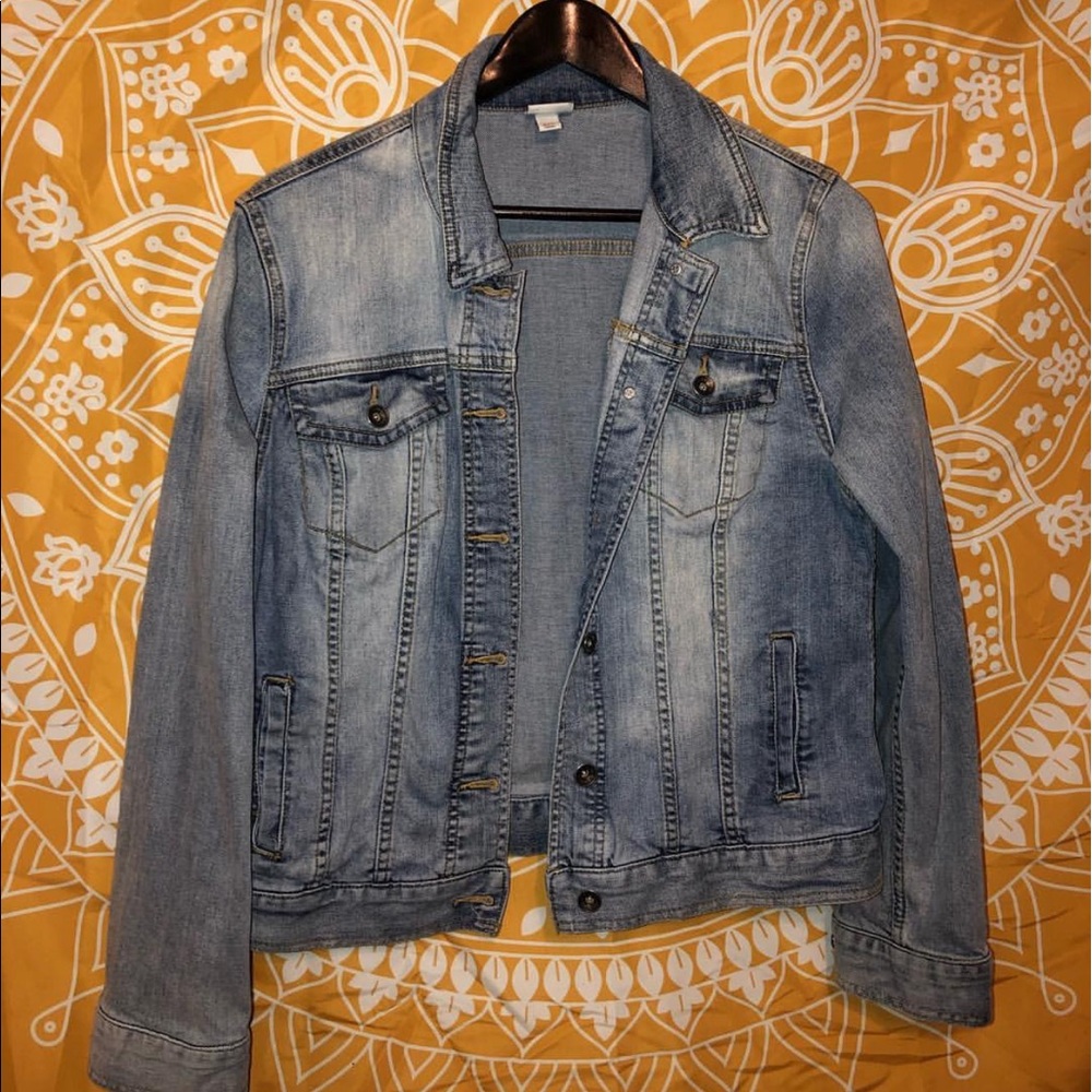 Light denim jean jacket